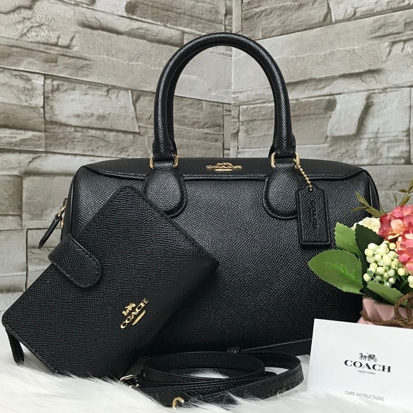 Coach Handbags - 👜COACH SET🌺MINI BENNETT SATCHEL & WALLET